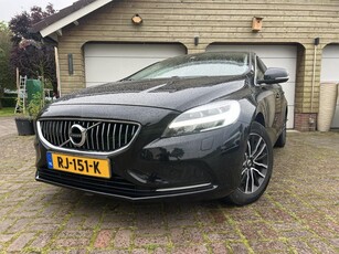 Volvo V40 2.0 D3 Nordic+ Leder, Pano, trekhaak, stoelmemory