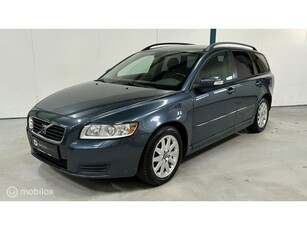 Volvo V50 2.5 T5 Kinetic 230PK / YOUNGTIMER