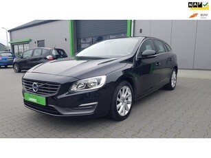 Volvo V60 1.6 D2 Momentum in zeer nette staat Voorzien van