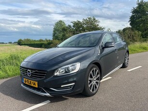 Volvo V60 2.4 D6 AWD Plug-In Hybrid Summum Pano Leer Navi