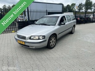 Volvo V70 2.4 benzine automaat apk 12-24