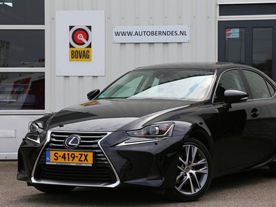 Lexus IS 300h Hybrid Luxury Line Aut.*Perfect Lexus Onderh.*Gr. Navi/Leder/Stoelverw./Keyless Entry+Go/Xenon/LED/Camera/Rijstrook/Parkeer