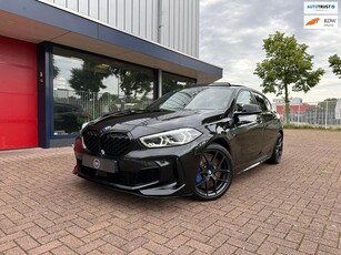 BMW 1-serie M135i xDrive Pano ACC LED Black on Black