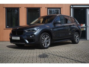 BMW X1 sDrive 20i Panorama LED Sportstoelen Navi PRO