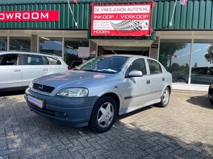 Opel Astra 1.6-16V CDX. 5-drs met airco.