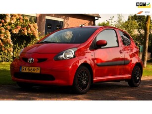 Toyota Aygo 1.0-12V ZEER LAGE KM-STAND MET AIRCO, ELEC.