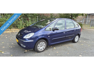 Citroen Xsara Picasso 1.8i-16V Image LEUKE AUTO RIJDT EN SCHAKELT GOED