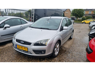 Ford Focus 1.6-16V Futura????€899,-????INRUILKOOPJE