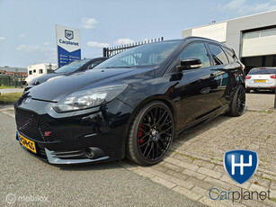 Ford Focus Wagon 2.0 EcoBoost ST-3