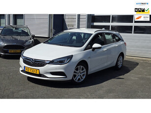 Opel Astra Sports Tourer 1.0 Online Edition Navigatie Trekhaak Camera Pdc V/A Sportstoelen.