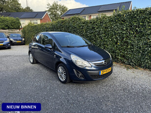 Opel Corsa 1.4-16V Cosmo | Airco | Cruise Control | Elekt. Ramen | LMV | Privacy Glass | PDC | Stoel en stuurverwarming | Nieuwe APK