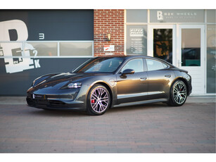 Porsche Taycan 4S Performance 84 kWh | Pano | Chrono | NL Auto 1e eigenaar |