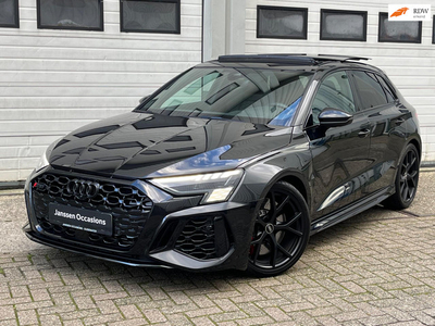 Audi RS3 Sportback 2.5 TFSI quattro / PANO / B&O / MATRIX