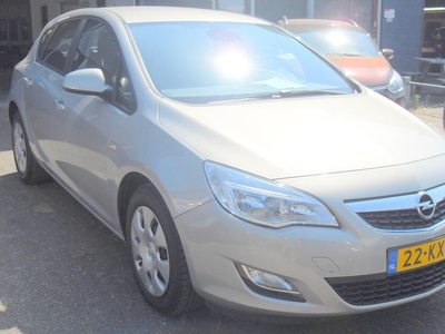 Opel Astra Benzine