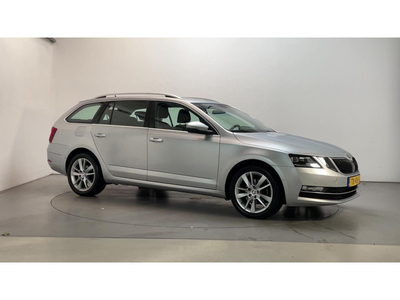 Skoda Octavia Combi 1.0 TSI 116pk DSG Greentech Style Business Stoelverwarming Navigatie Parkeersensoren