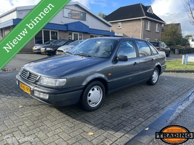 VOLKSWAGEN PASSAT 1.8 GL automaat 147.000 km airco!