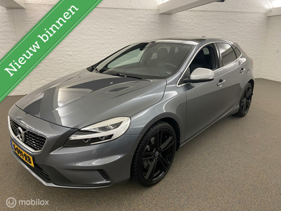 Volvo V40 1.5 T3 R-Design , Pano , Keyless