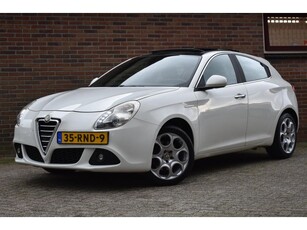 Alfa Romeo Giulietta 1.4 T Distinctive '11 Pano Clima