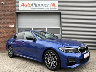 BMW 3-serie 330e M-Sport! Camera! Keyless! Navi! Sfeerver.!