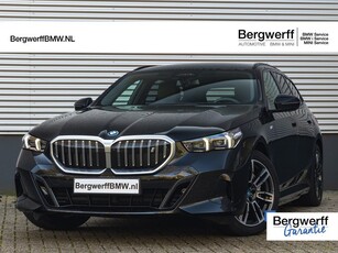 BMW i5 Touring eDrive40 M-Sport - Trekhaak - Driving Ass