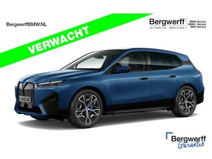 BMW iX xDrive50 - Luchtvering - Integral Active Steering -