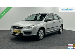 Ford Focus 1.6-16V AmbienteTrekhaakAircoCruise5 DEURS