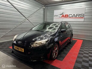 Ford Focus Wagon 2.0 EcoBoost ST-3 - Full option - 250PK