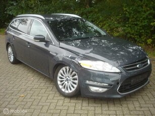 Ford Mondeo 1.6 I Eco 6 bak airco navi. cruise. Voorschade.