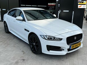 Jaguar XE 2.0t AWD 300 Sport / Black Pack / Digitale dash