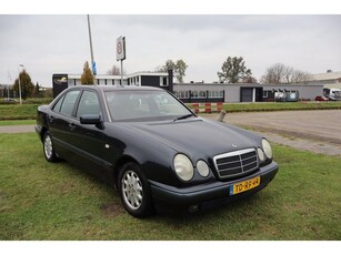 Mercedes-Benz E-klasse 200 Classic 1998 Benzine