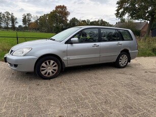 Mitsubishi Lancer Station Wagon 1.6 Inform, schade