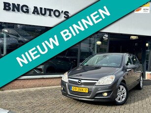 Opel Astra 1.6 Cosmo CLIMA_NAVI_LEDER_NAP !!!