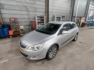 Opel Astra Sports Tourer 1.6 Turbo Cosmo EXPORT