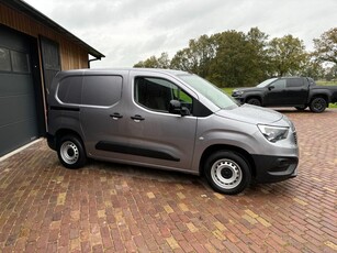 Opel Combo 1.5D L1H1 Standaard , 102 PK.DEZE AUTO IS OOK