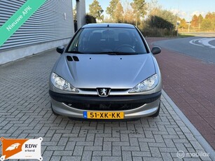 Peugeot 206 1.4 Forever/Nieuwe apk/lage km