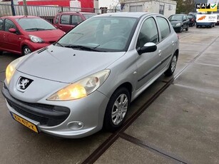 Peugeot 206 + GERESERVEERD