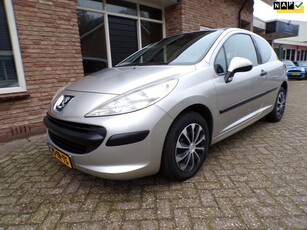 Peugeot 207 1.4-16V XR