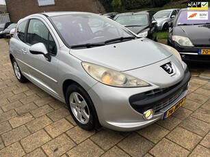 Peugeot 207 1.4-16V XS