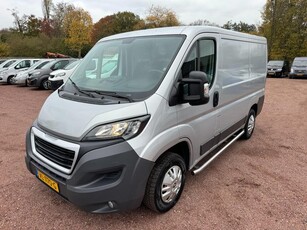 Peugeot Boxer 330 2.2 HDI 131PK L1H1 Première Airco Cruise