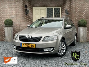 Skoda Octavia Combi 1.4 TSI GR BNS-line *Navi *PDC *Trekhaak