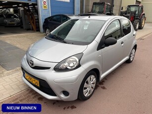 Toyota Aygo 1.0 VVT-i Now 2013 5-deurs 178.038km NAP Airco