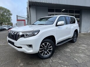 Toyota Land Cruiser 2.8 D-4D-F Professional Window Van