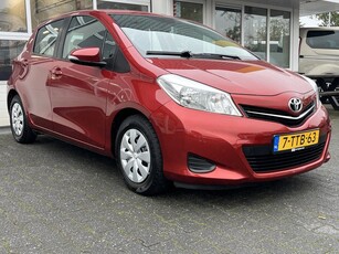 Toyota Yaris 1.0 VVT-i Now Airco Trekhaak All-season banden