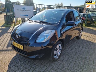 Toyota Yaris 1.3 VVTi Terra, AIRCO, 5 DEURS. NW APK.