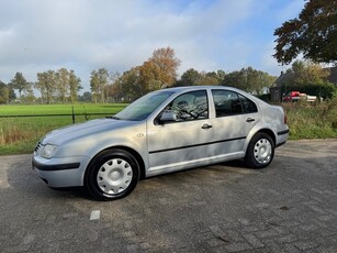 Volkswagen Bora 1.6 Trendline, AUTOMAAT, aflevering met nw