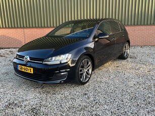 Volkswagen Golf 1.4 TSI Highline R Line