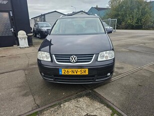 Volkswagen Touran 2.0-16V FSI Highline (bj 2004)