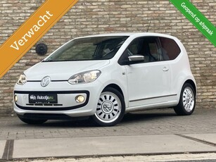 Volkswagen Up! 1.0 high up! White up!