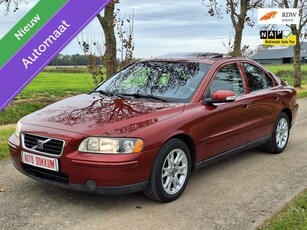 Volvo S60 2.4 Momentum automaat?