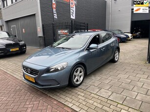 Volvo V40 1.6 D2 Momentum 3e Eigenaar! Trekhaak Airco NAP